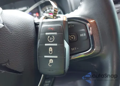 2024 Ram 1500 Big Horn 4X4 5'7 Box z USA, uszkodzony, nr VIN 1C6SRFFT8RN141182